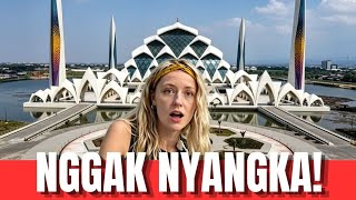 BULE INGGRIS TAKJUB 😲 LIHAT BRAGA BANDUNG UNTUK PERTAMA KALI!