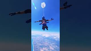 Between work and advancement, I choose skydiving Sanya