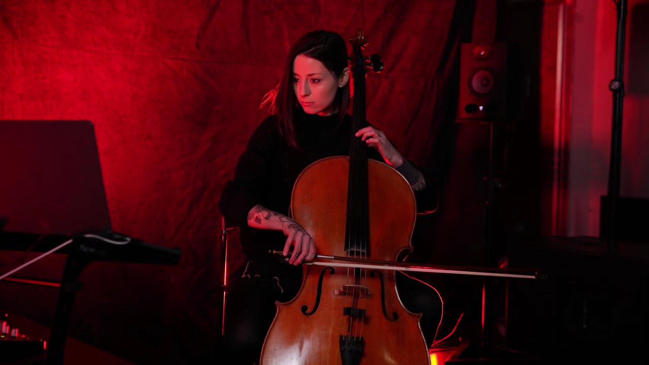 Chloe Lula: live performance with cello
