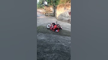 Tổ lái bị ngã xe