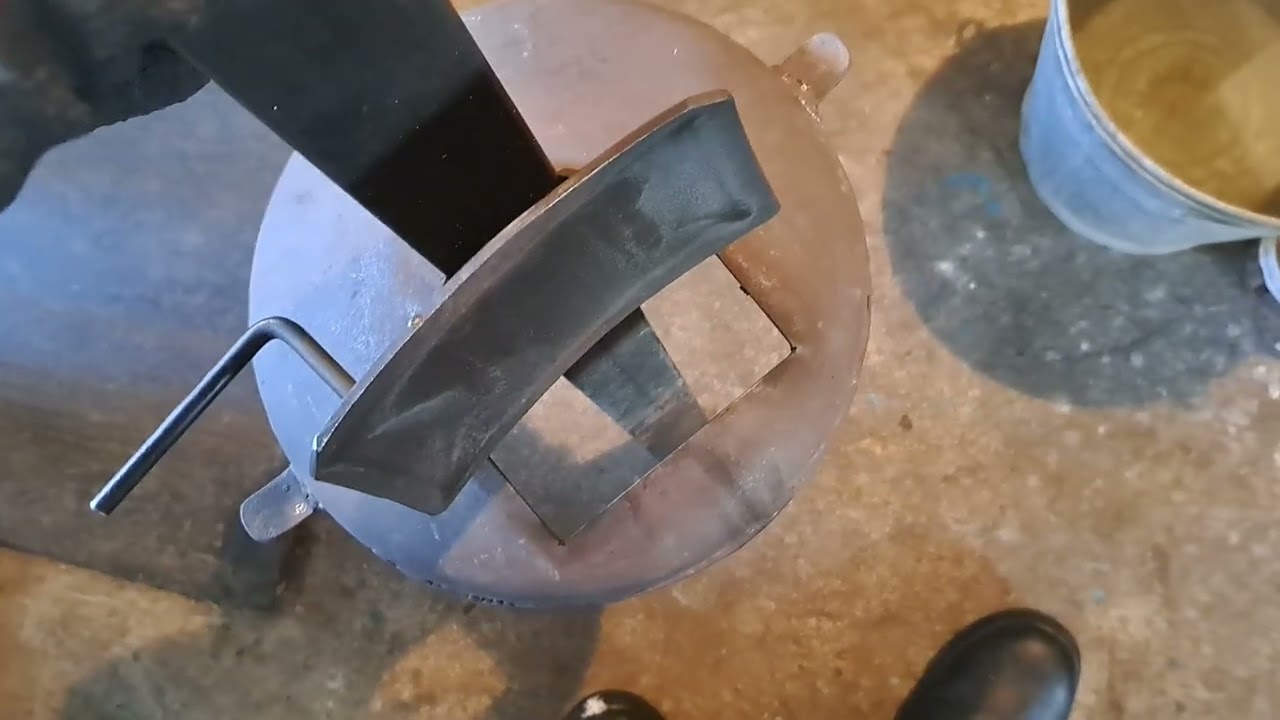 Oprava netěsnosti sekačky, Kamna do dílny