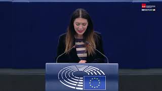 Pina Picierno interviene nella seduta Plenaria del Parlamento Europeo del 12 marzo 2025, sottolineando che il sostegno dell'Europa all'Ucraina si estende alle sanzioni e alla confisca degli asset russi. Richiede maggiore impegno nell'applicazione delle sanzioni, nuovi strumenti legislativi e l'utilizzo degli asset congelati per le necessità dell'Ucraina.
