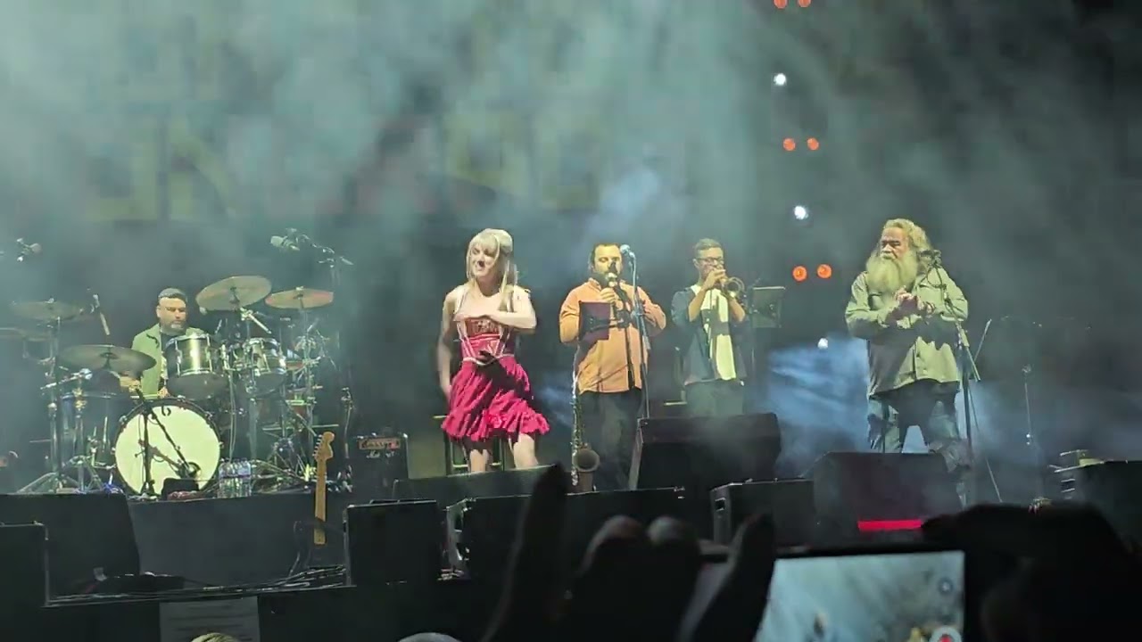 Paul Heaton (Small Boats) 6/12/24 MnS Arena Liverpool.  vid by peter kevan.