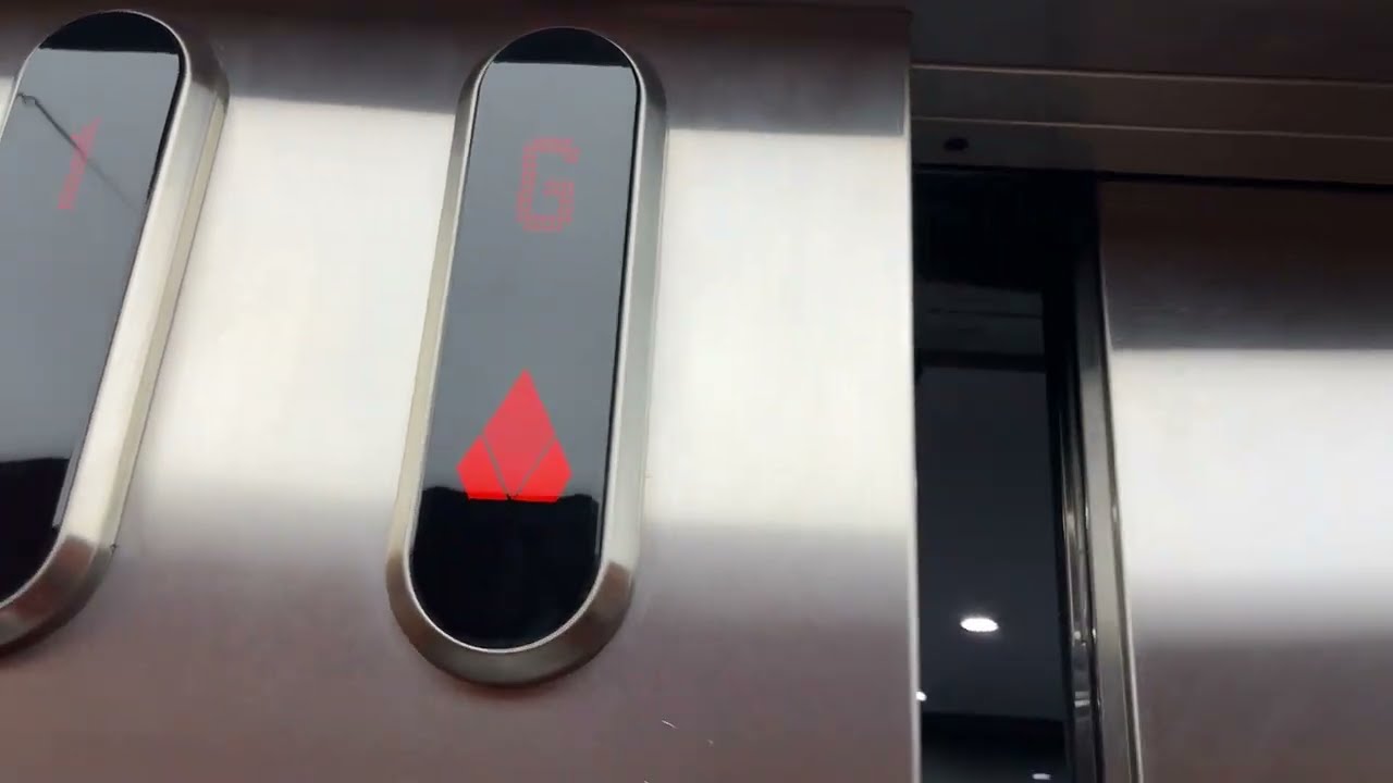 Lovely Kone Mod lifts with Noddy Holder’s Voice at The New Art Gallery Walsall