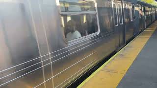 R68 Q train arriving