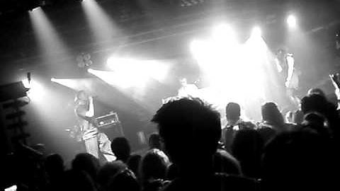 Devlin feat Yasmin - Runaway @ o2 Academy Liverpool 2010