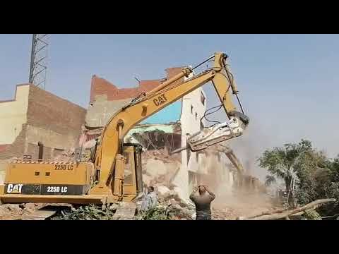 حى مصر القديمة يواصل أعمال إزالة المناطق العشوائية بكوم غراب