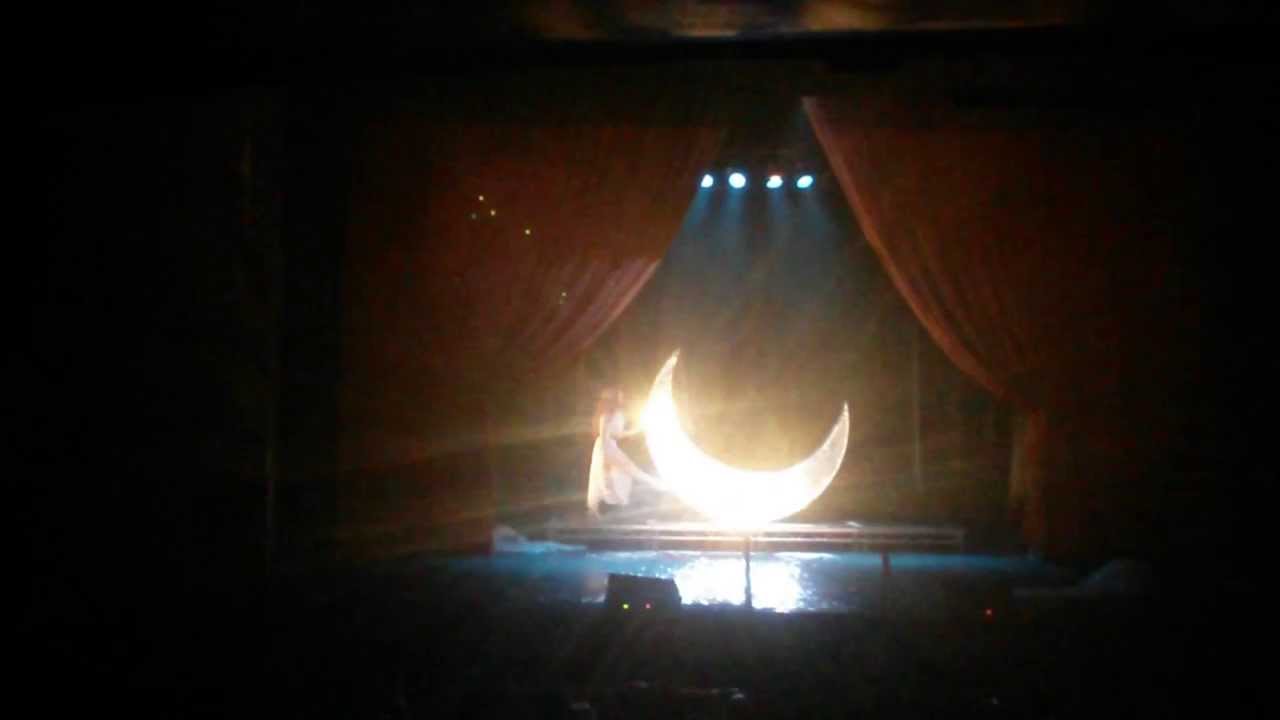 Vicky Butterfly - Belle Epoque (La Lune) 2014