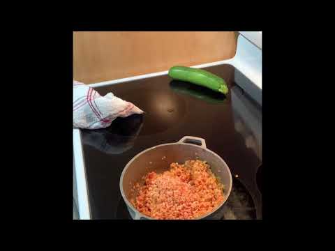 Video: How To Make Lentil-stuffed Zucchini