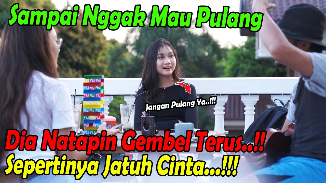 ⁣Sampai Nggak Mau Pulang, Dia Natapin Gembel Terus..!! Sepertinya Jatuh Cinta..!!