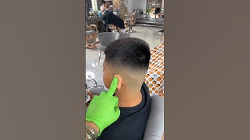 Book your appointment on the link in my bio 📅 #chicagobarber #barber #fade #haircut
