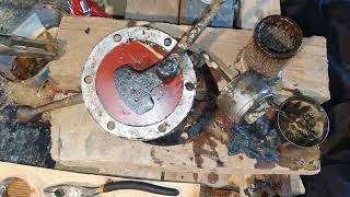 Removing Massey Ferguson 35 or 835 DET Hydraulic Filter and Inspecting Components