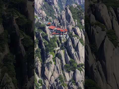 Climbing Mount Huangshan is like no other mountain in the world #Scenery #Tourism #shorts
