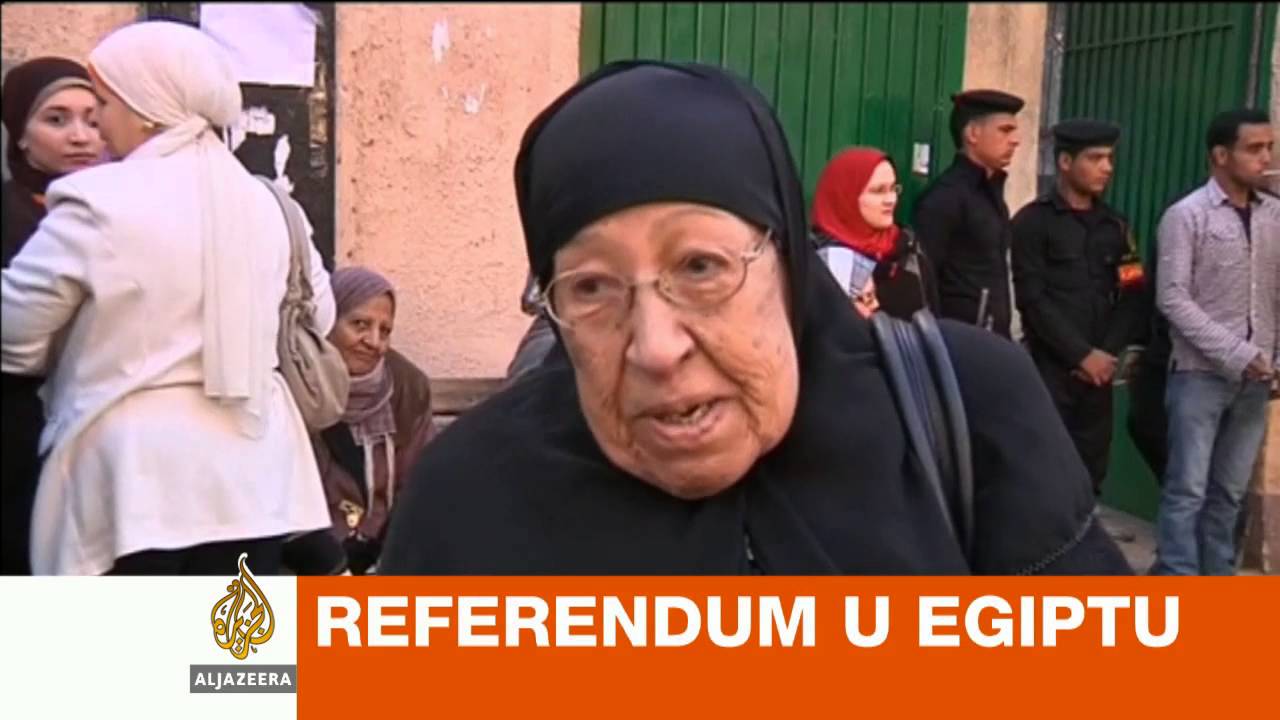 اليوم الثاني من الاستفتاء المصري على الدستور