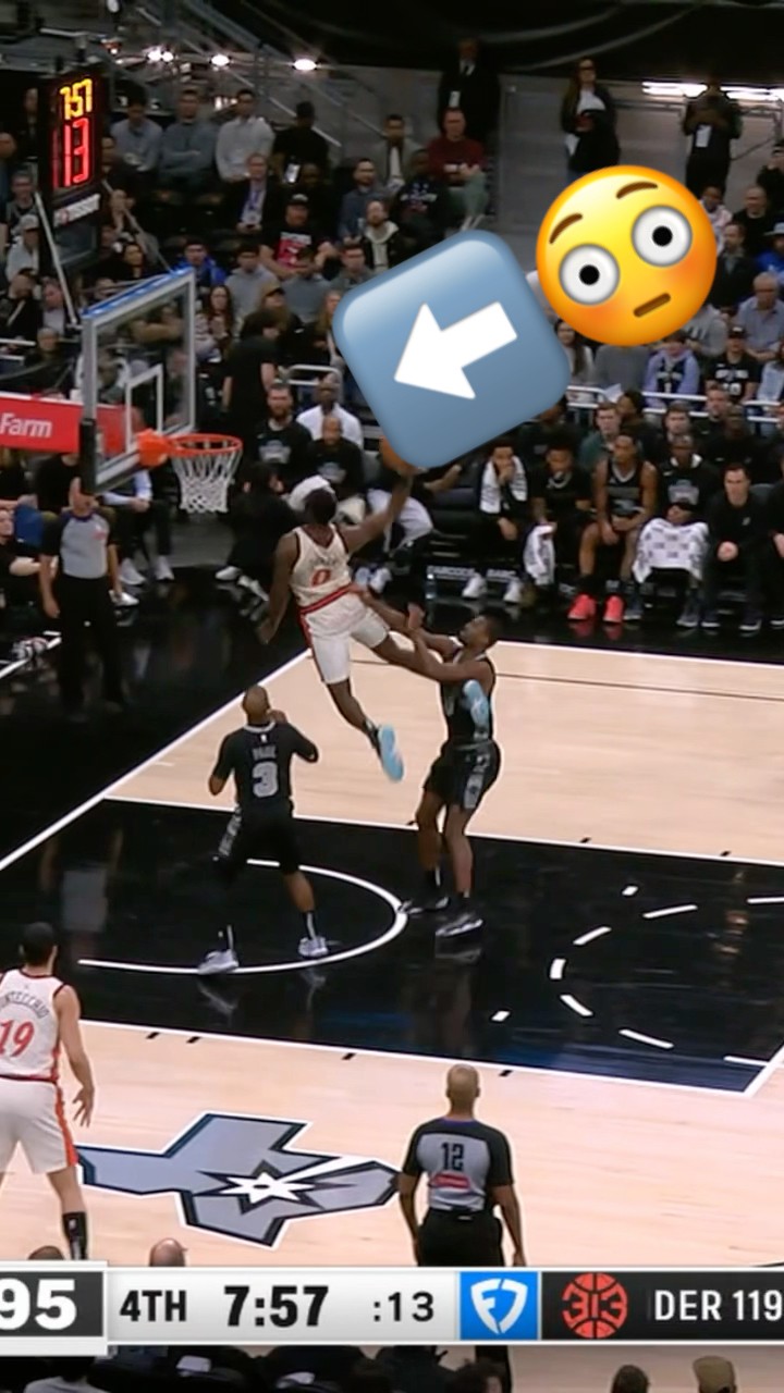 Jalen Duren gets UP!