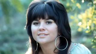 Linda Ronstadt Stuns With Effortless Grace and Natural Beauty