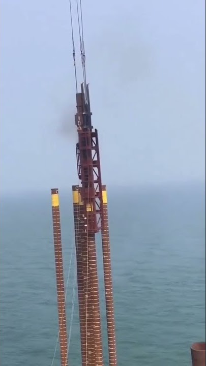 Beginilah proses pemancangan di laut #shorts