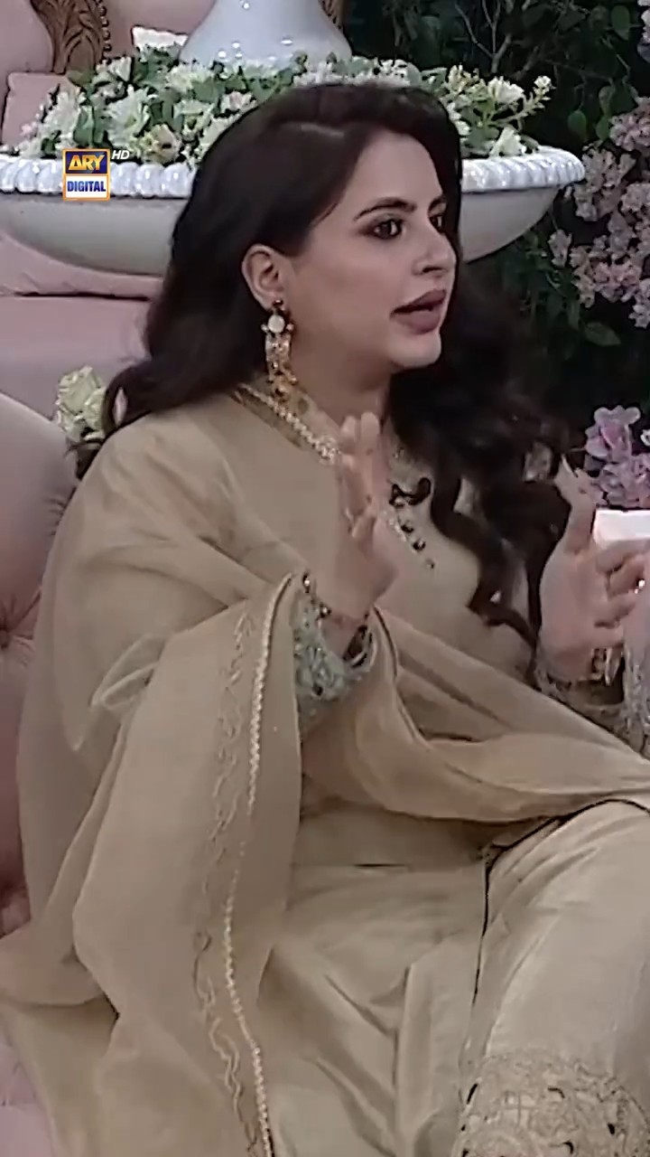 Makeup?? #fatimaeffendi #nawalsaeed #nidayasir #shanesuhoor #shorts