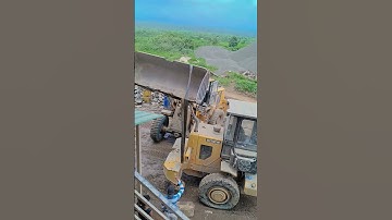 loader ka tyre puncture Ho Gaya#new #video #viral #video #youtubevideo #automobile #cr7 #funny ☠️