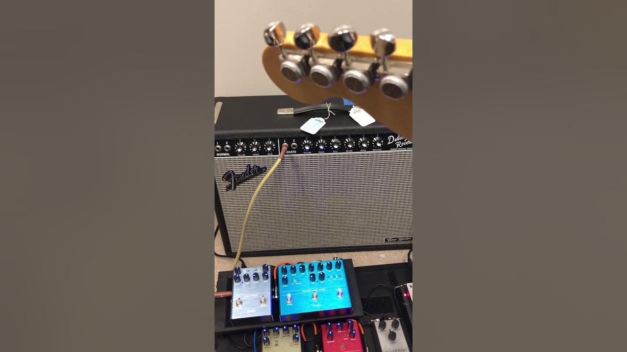 Fender Reflecting Pool Delay Reverb Pedal & Tone Master Deluxe Reverb