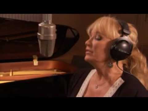 Tanya Tucker sings 'San Antone' from her new album My Turn