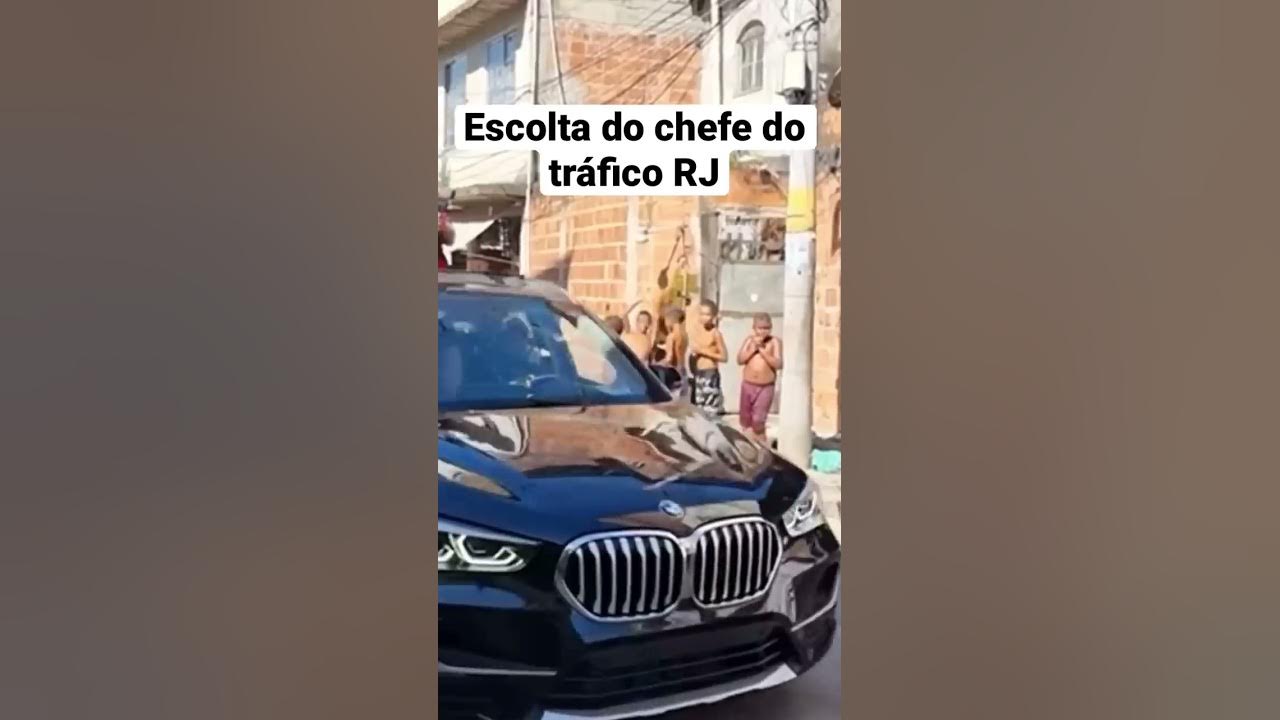Flagra de escolta de chefe do tráfico no Rio de Janeiro. #favela #policia #trafico #riodejaneiro