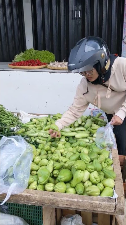 BELANJA SAYURAN DI PASAR DAPAT BANYAK #sayur #pasar #pasartradisional