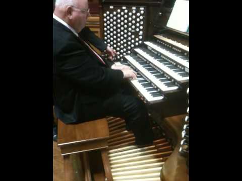 Arthur Cornett playing the Mormon Tabernacle Organ