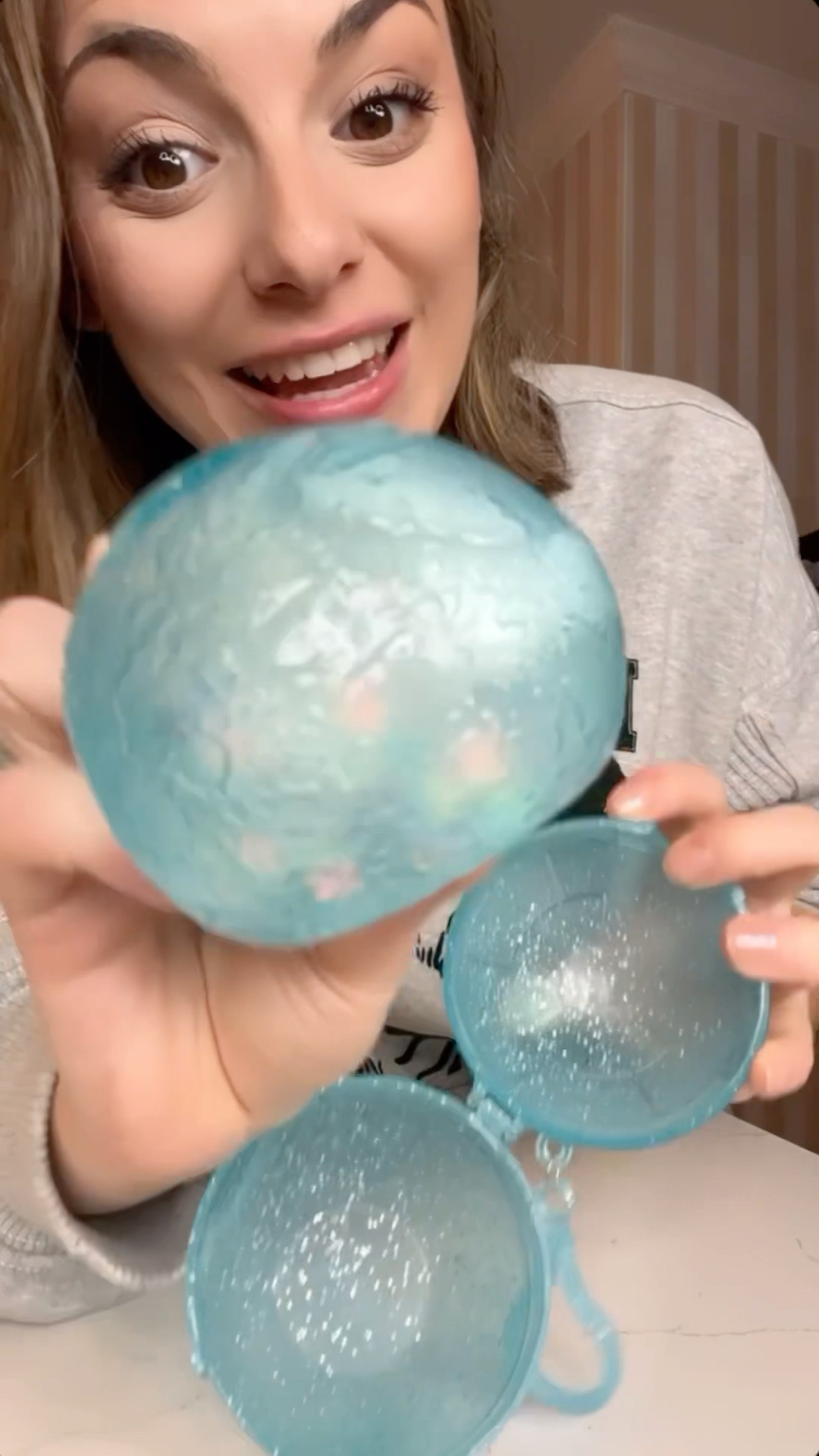 This squish ball can ever freeze your screen!! ?❄️? #comedy