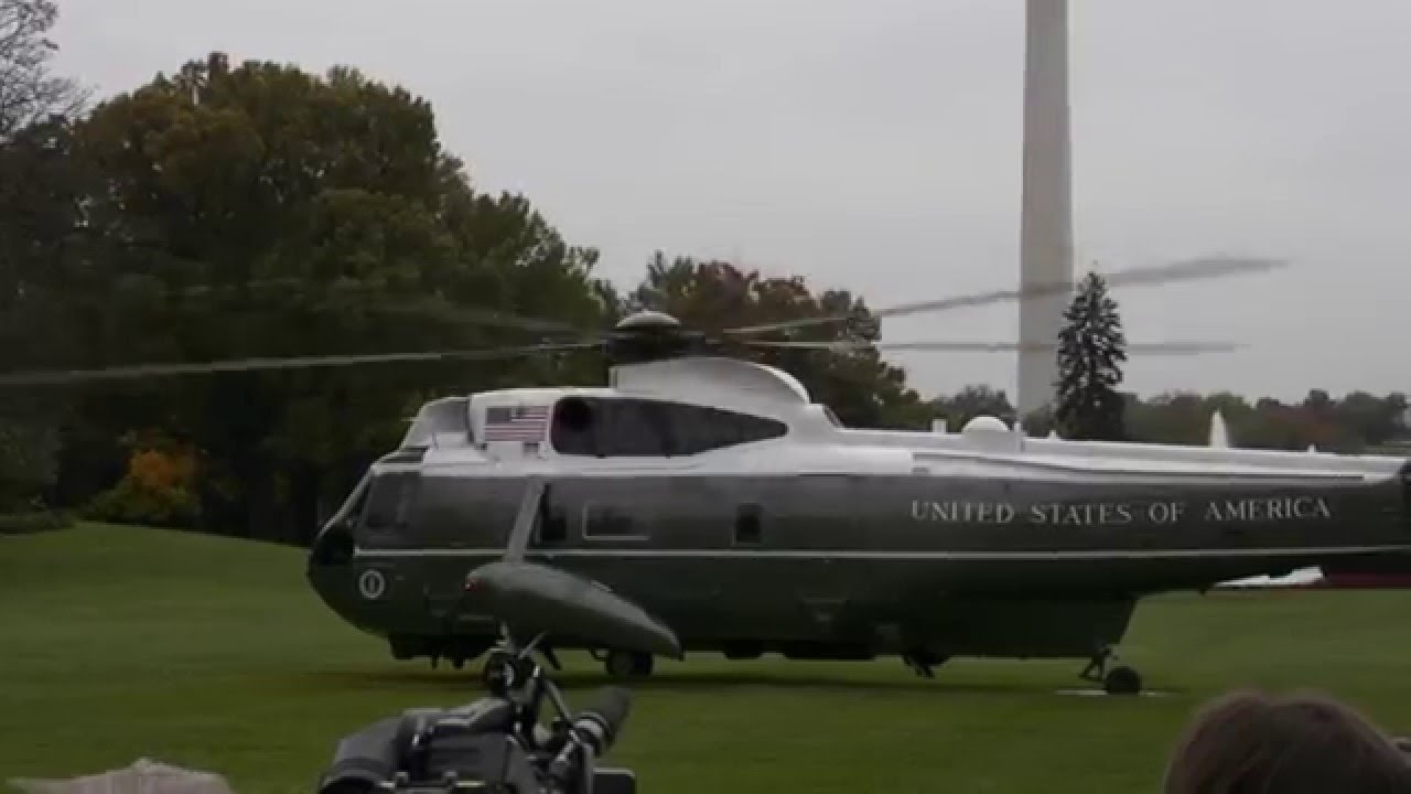 President Obama Departs on Marine One - Travis Riddick