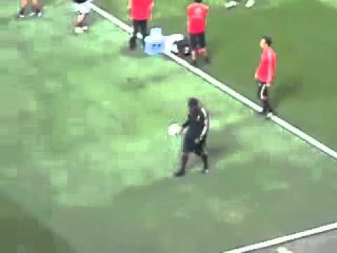 Ronaldinho humiliates his teammate during warming up