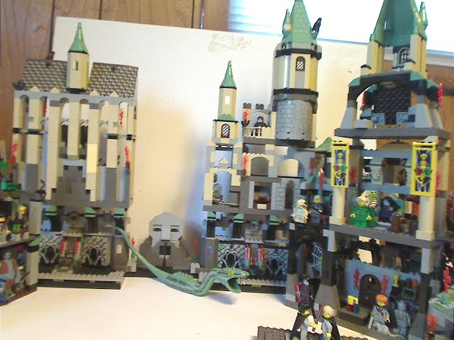 Every 2001, 2002 LEGO Harry Potter Set = Huge LEGO Hogwarts! 