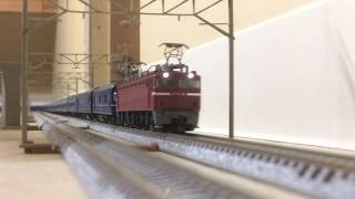[Nゲ－ジ] リニューアルしたTOMIXのEF81で56両の客車を引いてみた。：屋根裏ライン [N-Scale] Japanese train models
