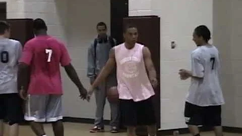 Bernie Agnew Dominates the 2010 Hidden Gems Showca...