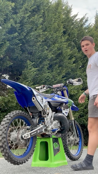 What sounds better?! #motocross #yz125 #2stroke #yamaha #viralvideo #dirtbike #dirtbikes #racebike