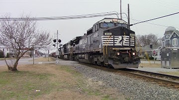 175 Cars NS E49 with an C40-8W/C44-9W/SD60E Works Hard in Notch 8 & great P3 Horn as they Head East!