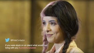 Miniatura de vídeo de "Melanie Martinez twitter Q&A in London"