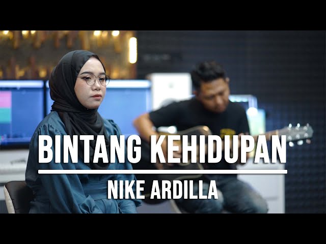 BINTANG KEHIDUPAN - NIKE ARDILLA (LIVE COVER INDAH YASTAMI) class=