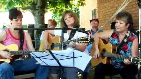 MAMA'S ROSES sung by GaYLEHarless, Diane Jernigan ...