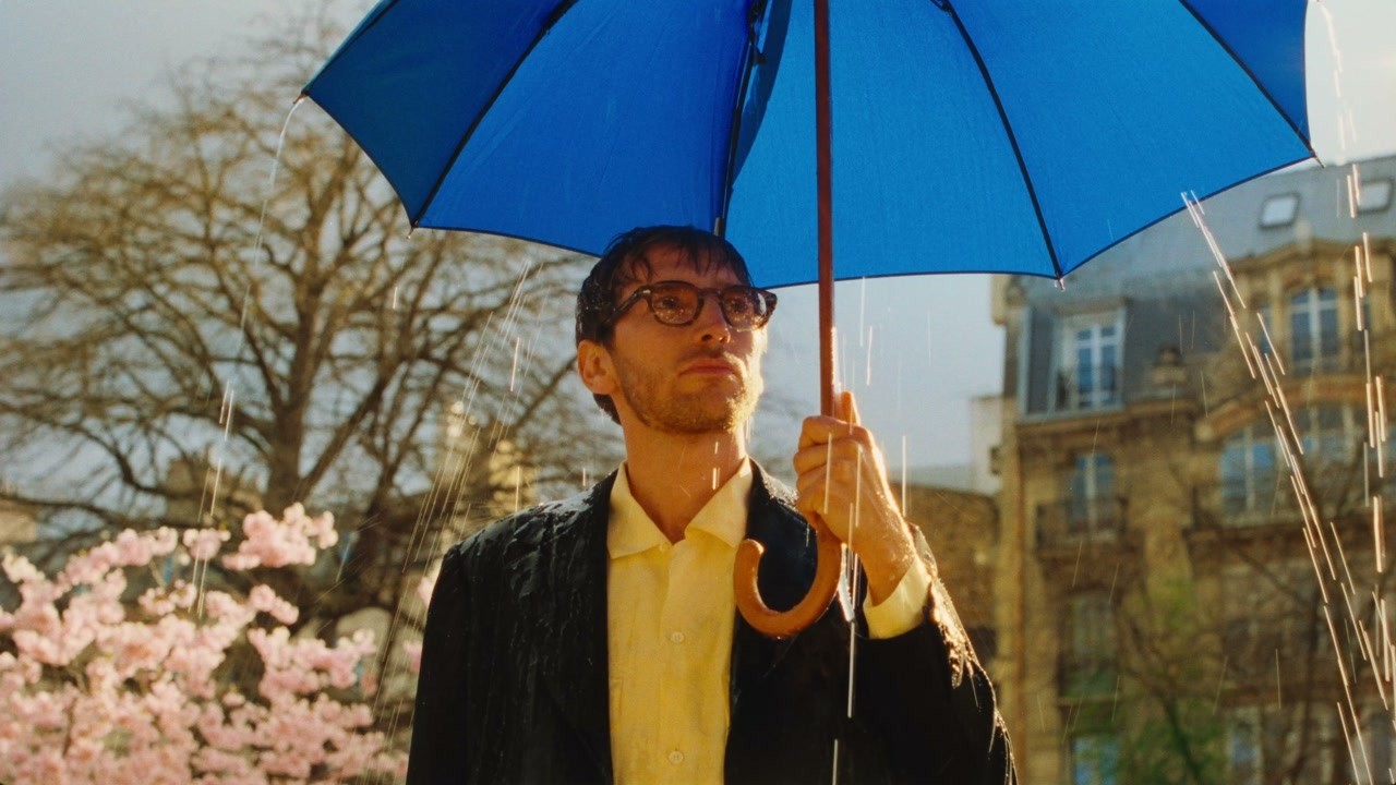Image du clip « L’homme le plus triste du square »