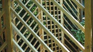 Pallet Wood Garden Trellis Arbor 2 Trellis Panels and Door. Bricolaje gazebo palets 2 Gazebo 2 There is a blog post to accompany this film with more details and photos: ...