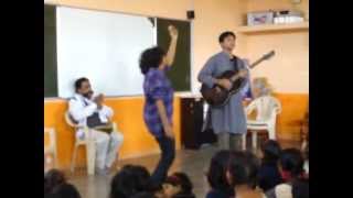 Bindhumalini Narayanaswami &amp; Vedanth Bharadwaj during Malwa Kabir Yatra 2013