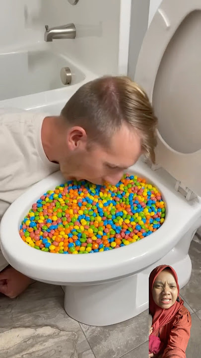 Caca candy in the toilet⁉️🙀 #candy #shorts #candy