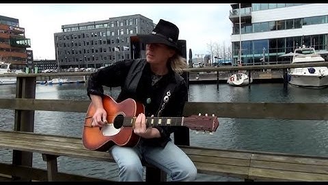 LOBO GUITAR LEE - Same but different (Official Music Video)