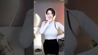 迷人的黎闪电20221209063047