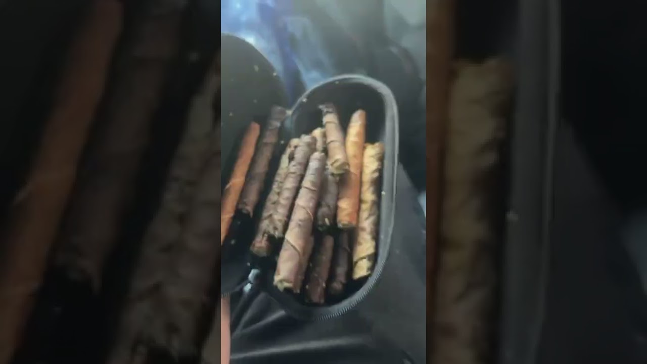 Lil Pump always carries Blunts 😂 🛣 