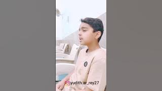 Anak nya Syaikh Ahmad Al Nufais menirukan nada bacaan Al Quran nya