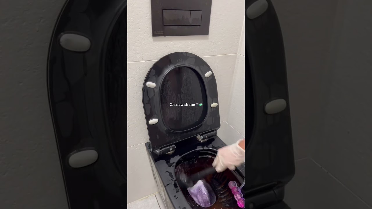 🧴 Cleaning Mold & Stains in Bathroom 🚿✨ 