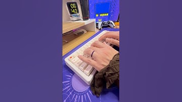 Does a #mechanicalkeyboard sound better with foam or without foam?