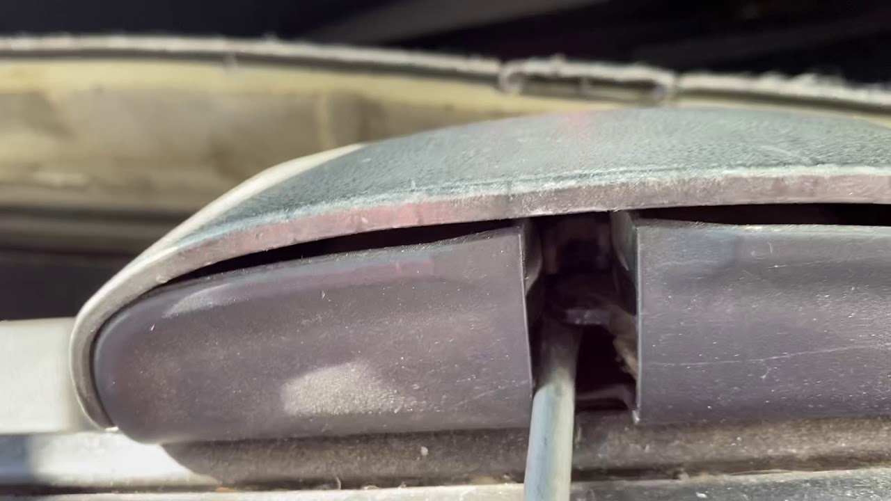 How to manually unlock a smart car rear latch. - YouTube